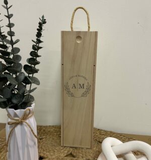 Boite bouteille de vin personnalisée mariage initiales et prénom